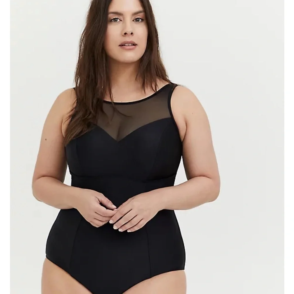 New! TORRID sz 2 Mesh High Neck Active Swim Bathing Suit 2X‎